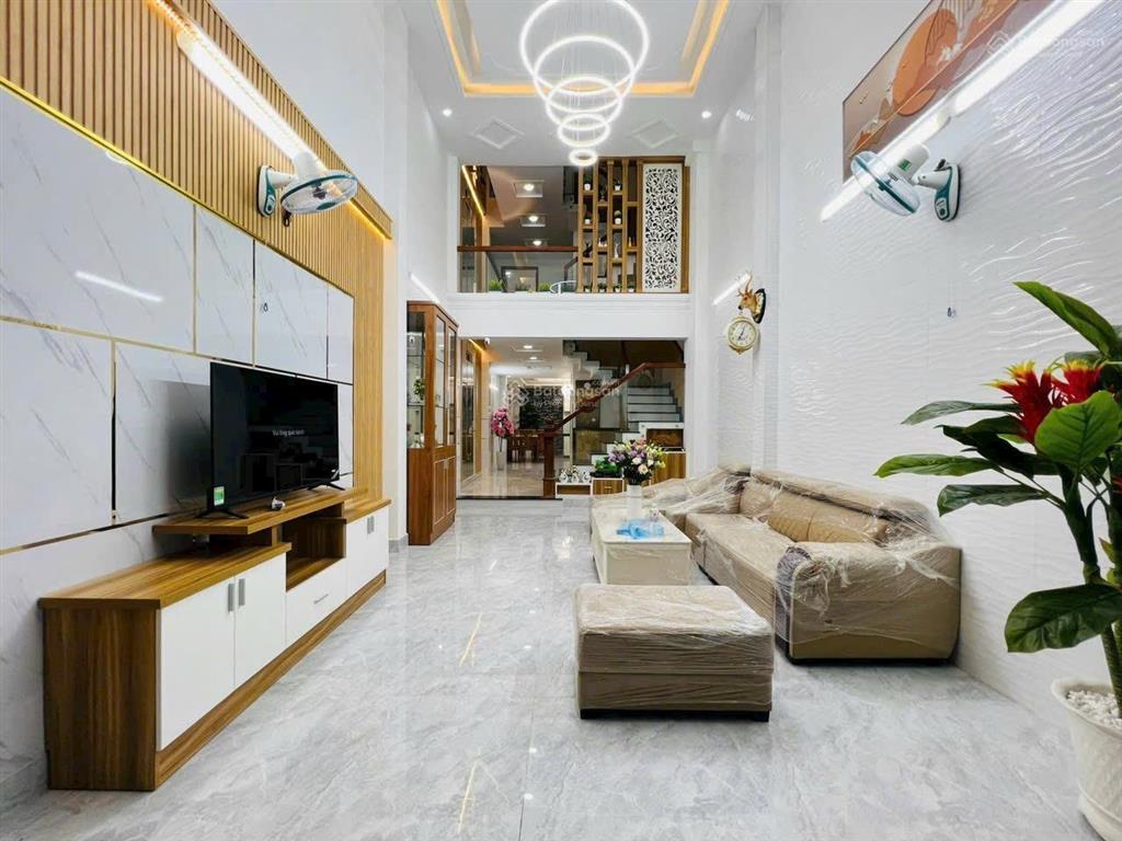 Khu vip đồng bộ  4m x 22m  5 tầng  thang máy  full nội thất  hxh  giáp tân bình