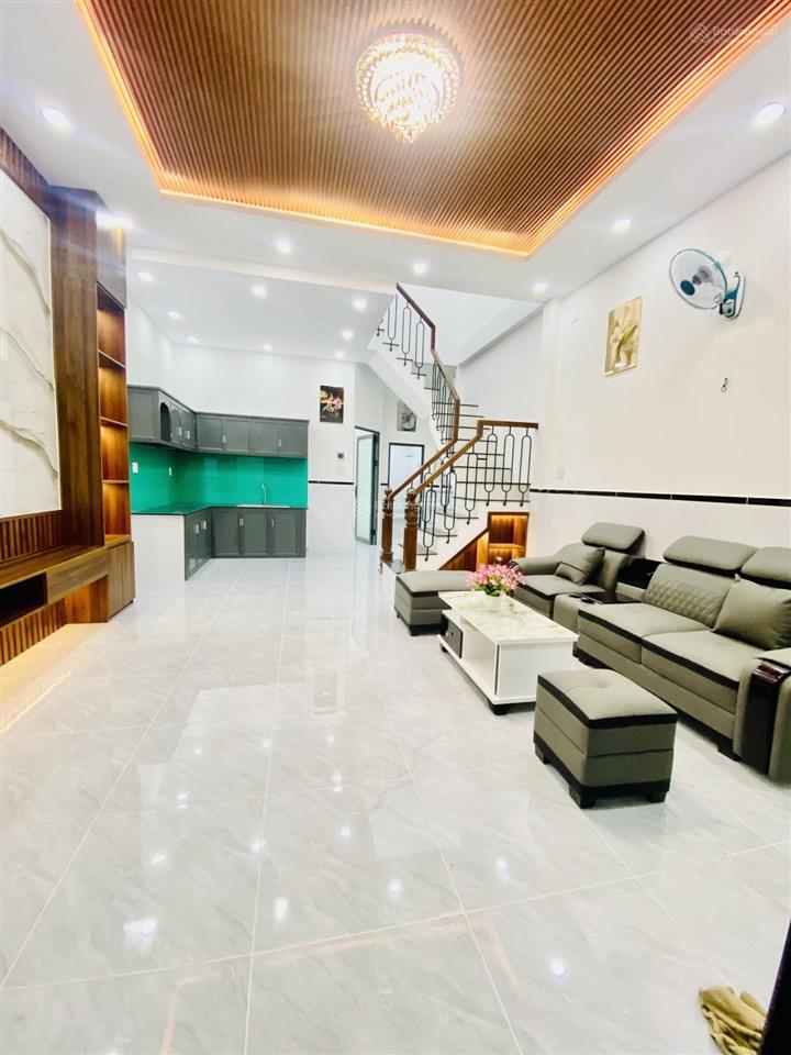 Nhà đẹp shr 2 tầng  3pn  hẻm xe hơi  đông thạnh  chỉ hơn 3 tỷ