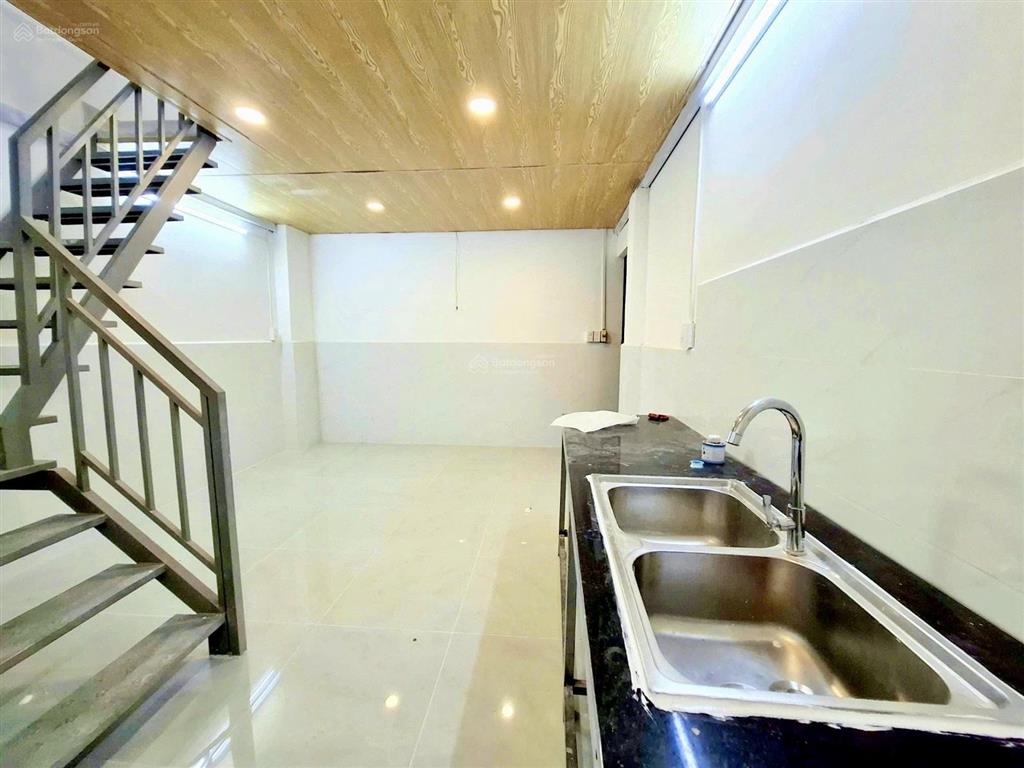 Phạm văn chiêu  20m2  có dòng tiền 72tr  2.58 tỷ còn bớt   xem nhà