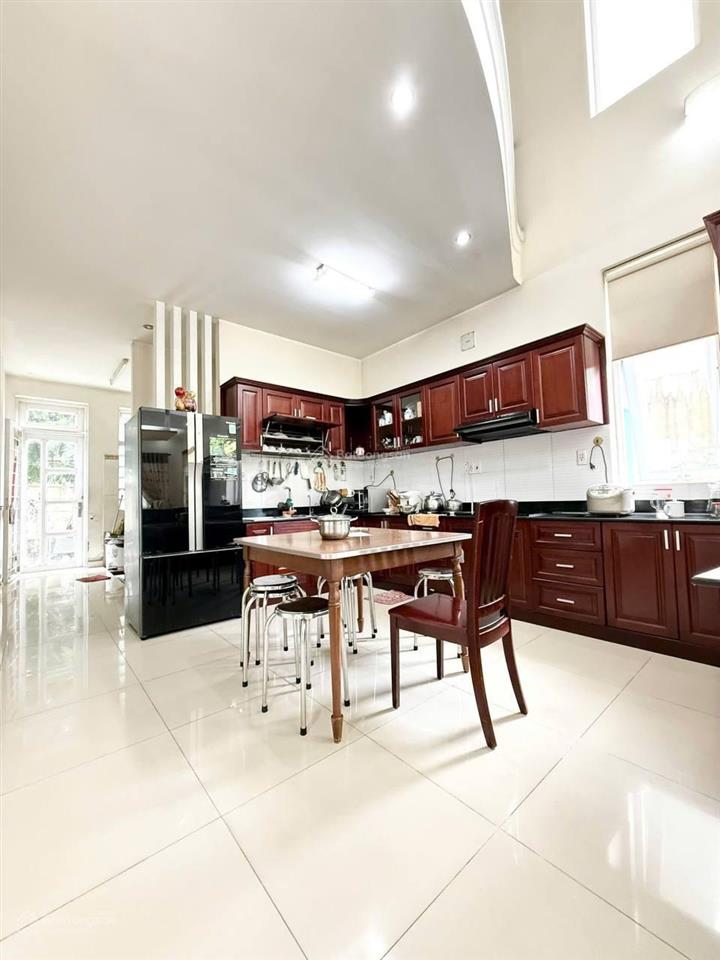 Biệt thự hà huy giáp  572m2  14m x 41m  sân vườn  đường khu phân lô sát mặt tiền  hơn 30 tỷ tl