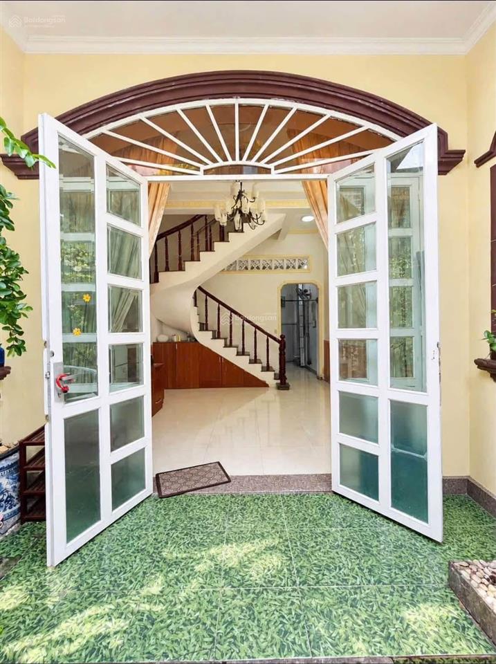 4.2m x 10m  3 tỷ nhỉnh  phạm văn bạch  shr hoàn công  nhà dt rộng   ngay