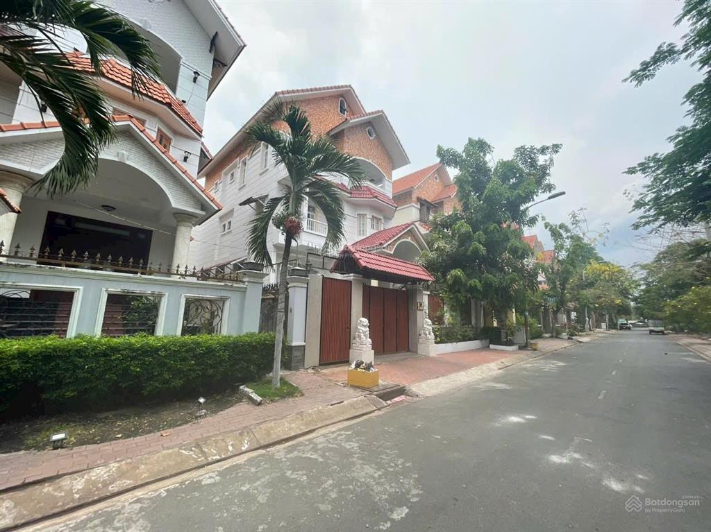 Cần bán biệt thự khu him lam 6a, đường lớn, vị trí cực đẹp, giá 28 tỷ  c. duyên 0901 023 ***