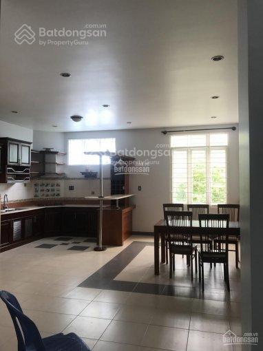 Cần cho thuê biệt thự kdc him lam 6ats. dt 160m2 3 lầu, nhà đẹp, thoáng giá 40tr/th.  0901 023 ***