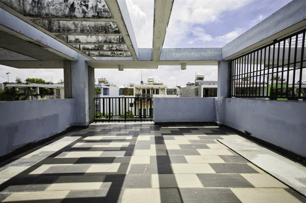 Bán nhà kdc 6b  đại phúc. dt 100m2, 3 lầu, sổ hồng, vị trí đẹp giá 10,5 tỷ.  e. duyên 0901 023 ***