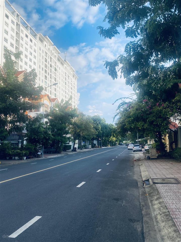 Cần cho thuê nhà kdc trung sơn. dt 100m2, nhà 3 lầu, 4pn nhà đẹp cho thuê giá 28tr/th. 0901 023 ***