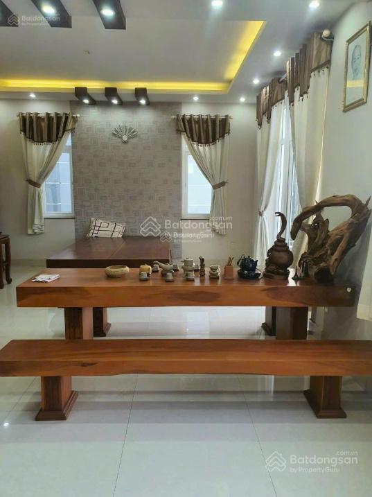 Chính chủ cần bán biệt thự có hầm mới đẹp, đường lớn kdc 6b intresco, giá chỉ 35 tỷ  0901 023 ***