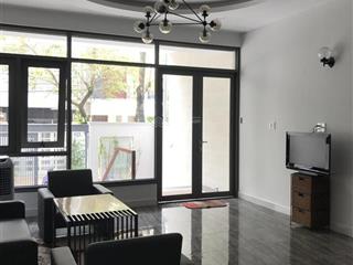 Chính chủ cho thuê nhà mới, đẹp kdc trung sơn, 1 hầm 3 lầu, 5pn giá 28tr/th.  e duyên 0901 023 ***