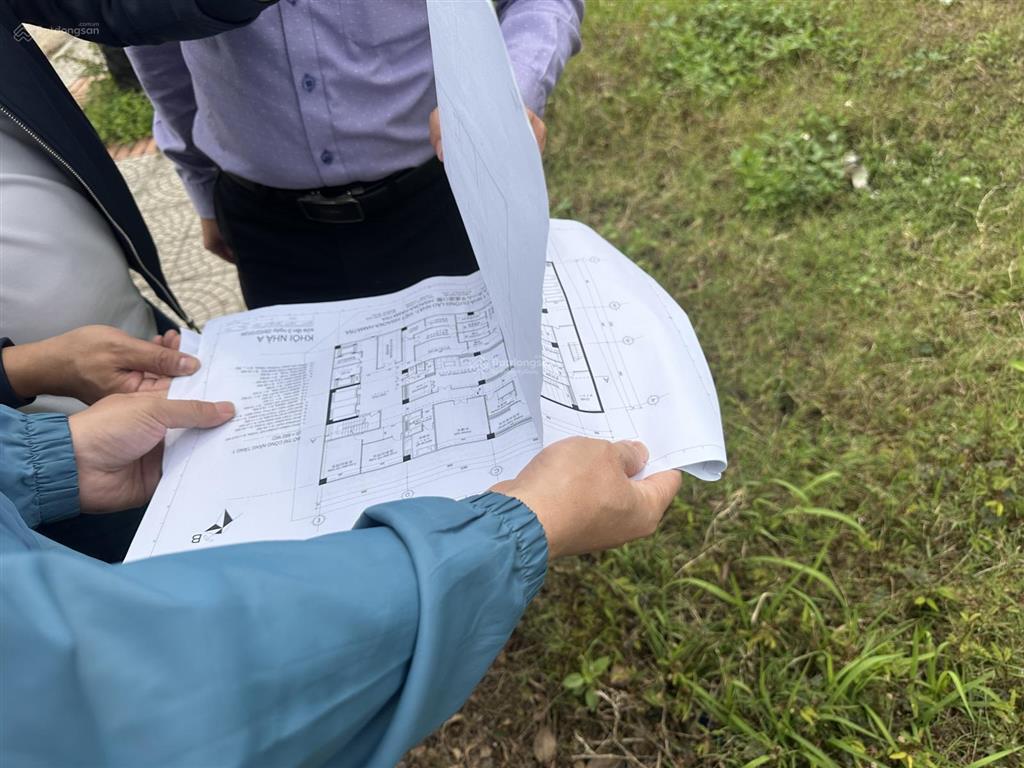 Đấu đấu giá x1 đông cao sát chợ hoa và đại lộ cảnh quan sông hồng