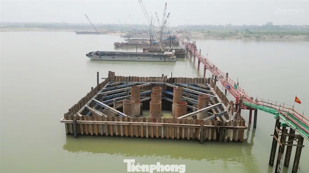 Lô góc xẻ khe 5ty2 mt 6,5m kđg hoàng xá yên lãng. giáp chân cầu hồng hà