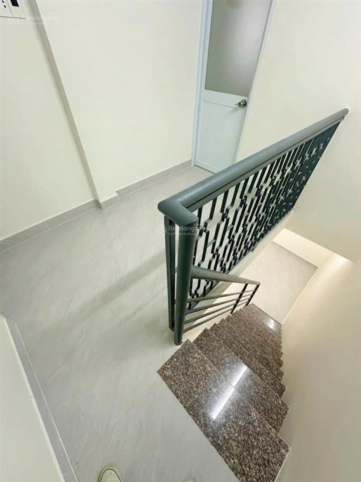 Nhà q1  cống quỳnh số 282/5a, dtsd 32m2, 2 tỷ lẻ 50 triệu tl khách thiện chí