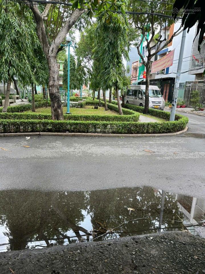 Cho thuê kho dt lớn 840m2, 2 mt đường vào 7m ngay công viên mát rượi không cần máy