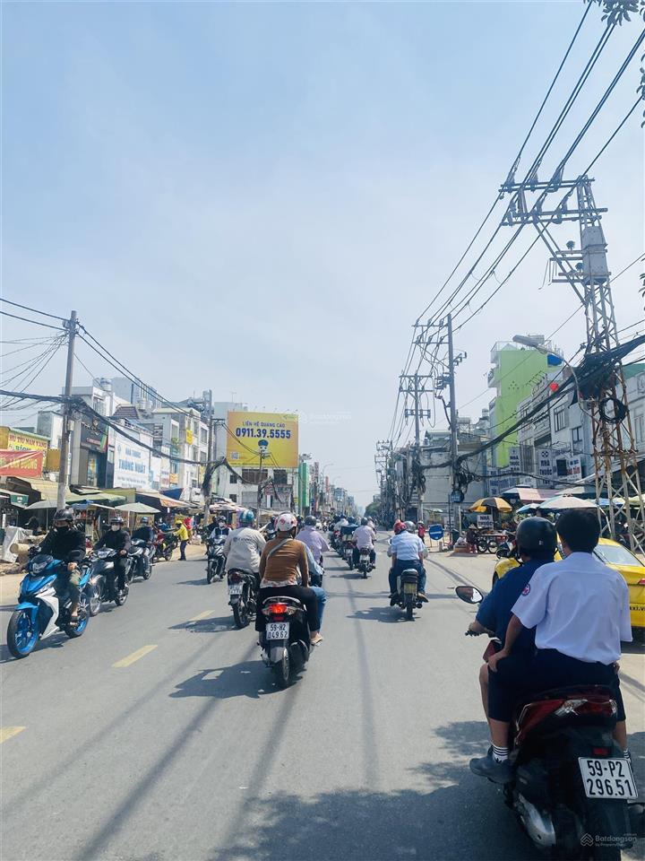 Bán nhà hẻm 8m đường phạm văn hai, phường 3 tân bình, 5*17m  ngay chợ pvh