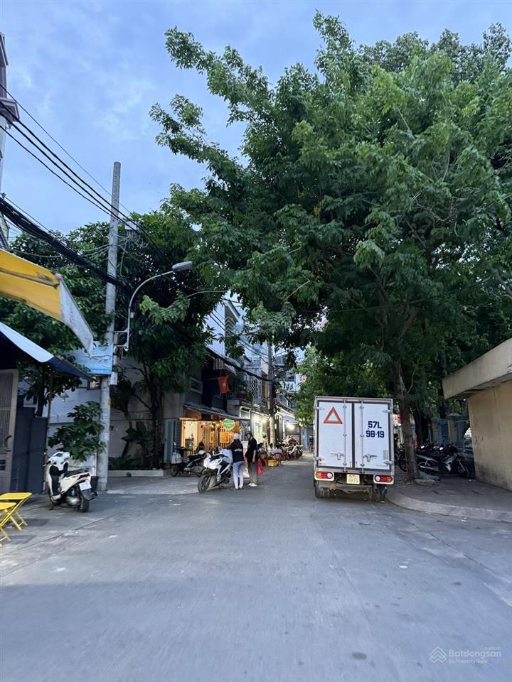Bán nhà góc 2mt đường gò cẩm đệm, phường 10, tân bình (4x11) hơn 7 tỷ công viên trước nhà