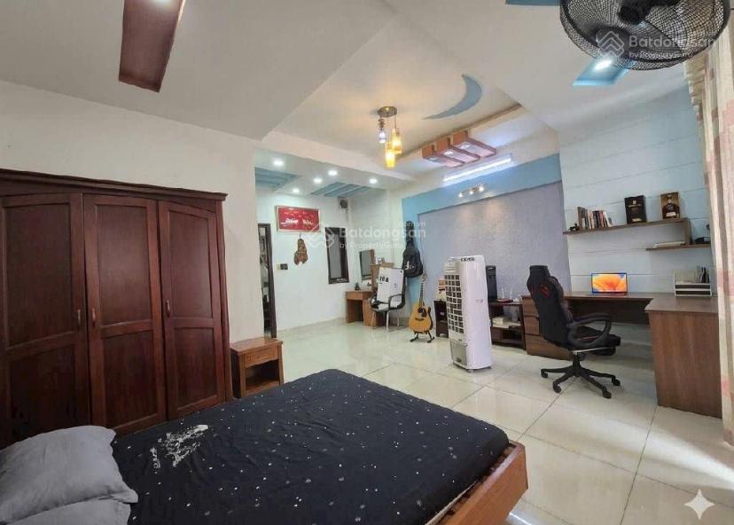 Kdc phú nhuận q12  114m² ngang 5.7m  gara ô tô  3 tầng lệch  nhỉnh 9 tỷ