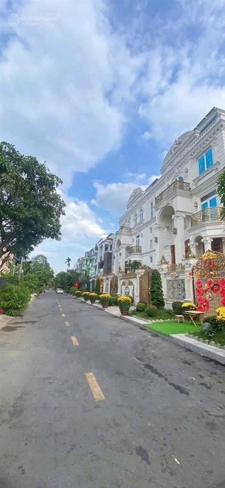 8.5tỷ thương lượng nhà 4 tầng kdc phú nhuận lê thị riêng q12 ( trục đường chính ) hành lang 11m