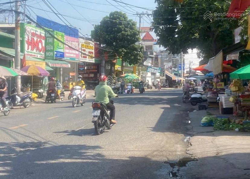 Nhà mặt tiền kinh doanh sát lê văn khương q12
* diện tích 5m x 20m (100m)
* đường trước nhà ~10
