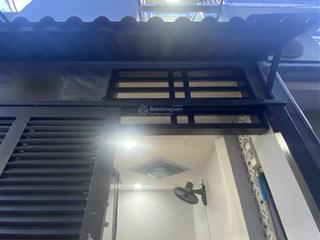 Nhà 3 tầng sổ hồng riêng hoàn công đầy đủ p10 quang trung gò vấp chỉ 1 tỷ 950 bớt lộc