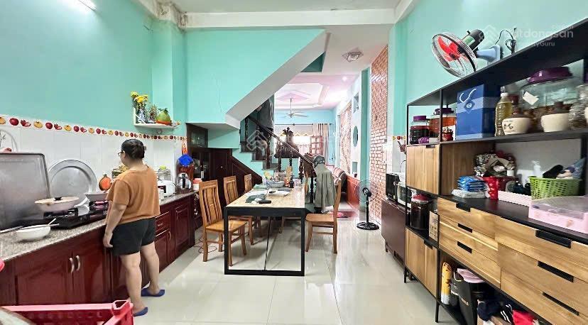 Nhà đẹp hẻm xe hơi thông gần cầu vượt tân thới hiệp chỉ 4.85 tỷ
* diện tích 4 x 14m (56m) sổ đẹp