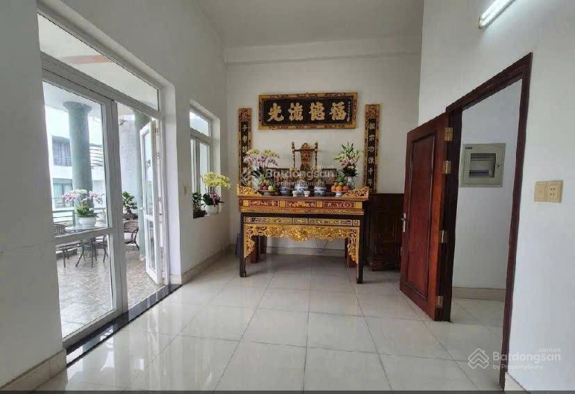 9.9ty nhà đẹp kdc phú nhuận lê thị riêng, quận 12 dt 114 m dt sàn 357m
diện tích 5.7 x 20m