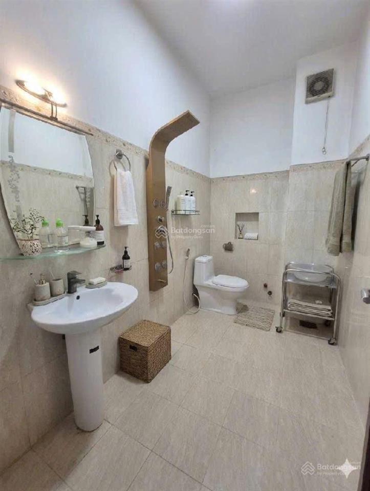 9.9ty nhà đẹp kdc phú nhuận lê thị riêng, quận 12 dt 114 m dt sàn 357m
diện tích 5.7 x 20m