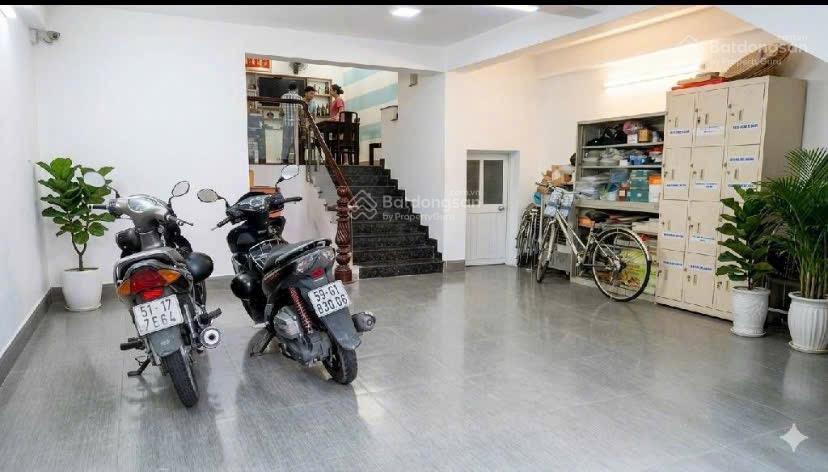 9.9ty nhà đẹp kdc phú nhuận lê thị riêng, quận 12 dt 114 m dt sàn 357m
diện tích 5.7 x 20m