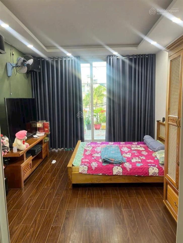 Giảm sốc 500 triệu bán nhanh chỉ 4,7 tỷ nhà 4x20 xây 3 tầng hẻm thông lê văn khương gần