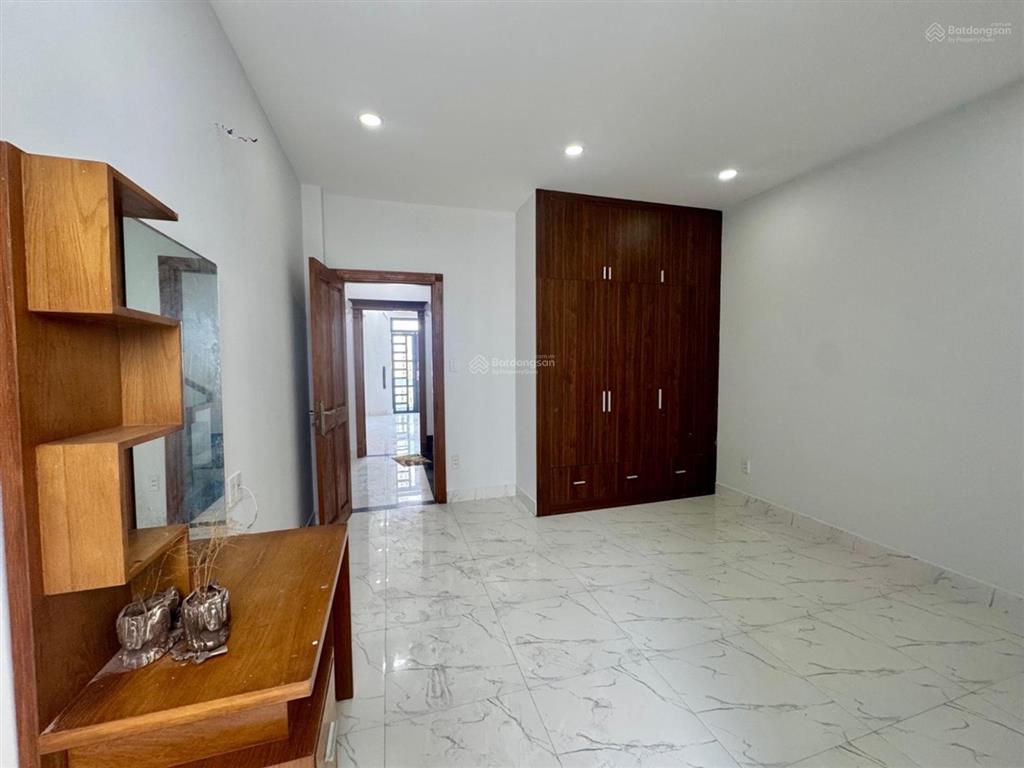 5.8 tỷ nhà đẹp lê văn khương thới an q12 4.1x16 4 tầng 4pn 4wc đường 12m có vỉa hè khu nhà đẹp