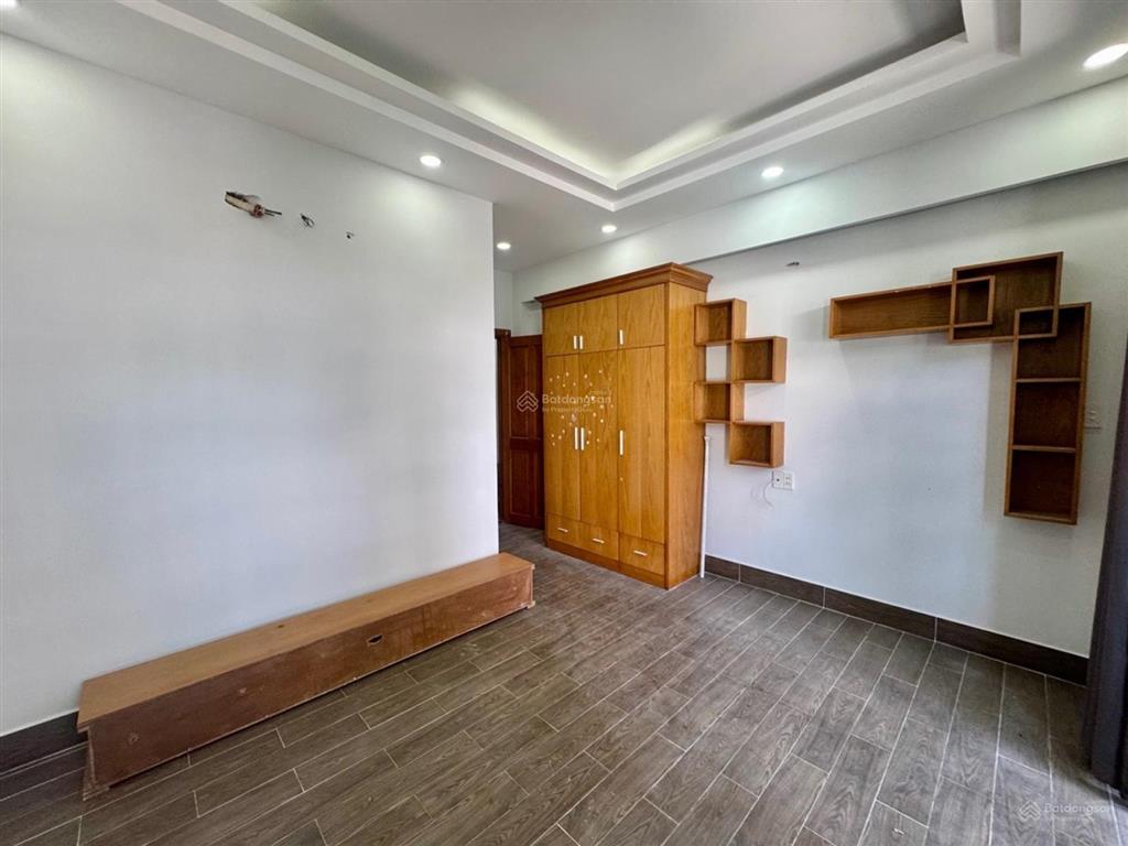 5.8 tỷ nhà đẹp lê văn khương thới an q12 4.1x16 4 tầng 4pn 4wc đường 12m có vỉa hè khu nhà đẹp