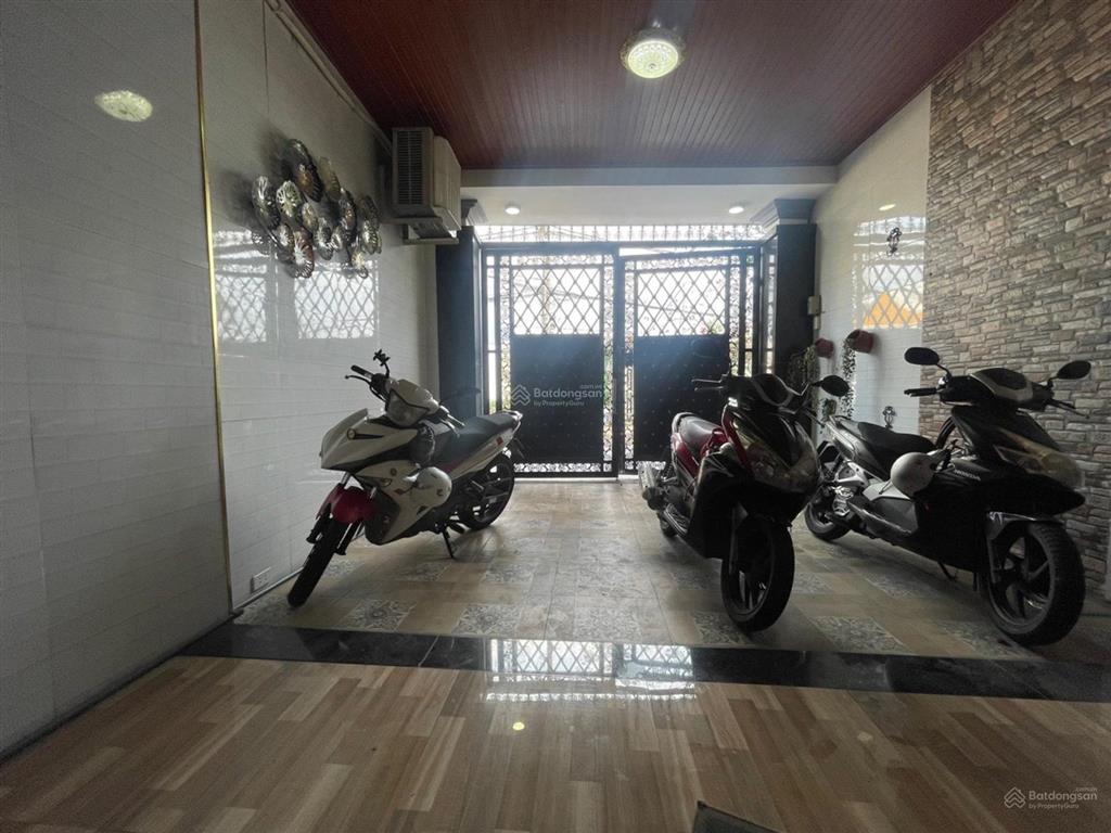 Giảm 500 triệu chỉ còn 5.7 tỷ
mặt tiền đông thạnh  hóc môn chính chủ 1 đời
dt 4.5 x 19.5