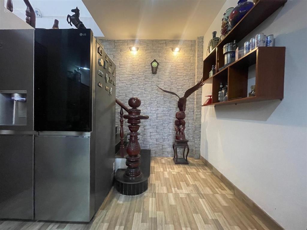 Giảm 500 triệu chỉ còn 5.7 tỷ
mặt tiền đông thạnh  hóc môn chính chủ 1 đời
dt 4.5 x 19.5