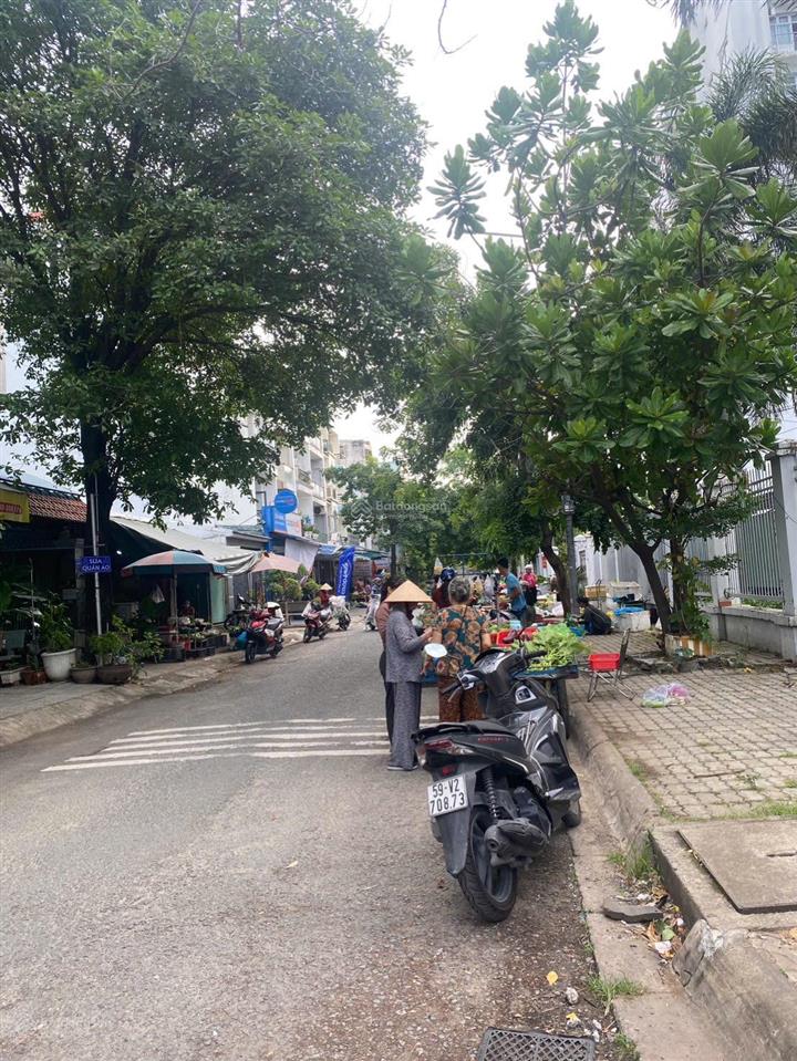 Nhà đẹp 4 tầng kinh doanh sầm uất kdc phú nhuận, lê thị riêng, quận 12 giá chỉ 8.5 tỷ (th
