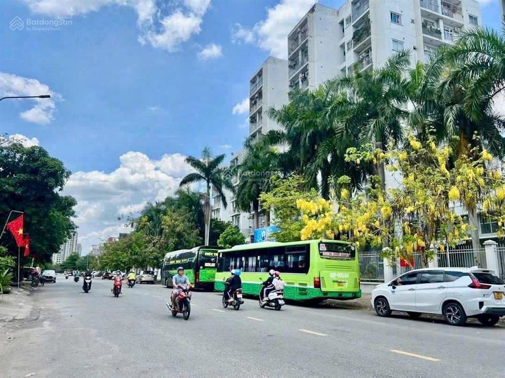 Bán nhà  kdc phú nhuận q12 lê thị riêng 7 x 20 140m2 đường thông to xe công cũng ko