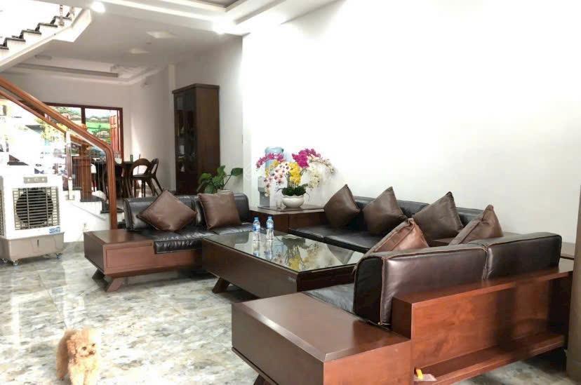 Nhà view công viên kdc phú nhuận q12 dt 5x18m (90m) 1 trệt 2 lầu 4pn trước nhà công viên
