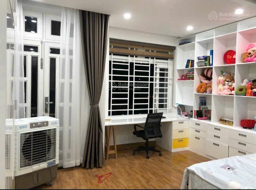 Nhà view công viên kdc phú nhuận q12 dt 5x18m (90m) 1 trệt 2 lầu 4pn trước nhà công viên