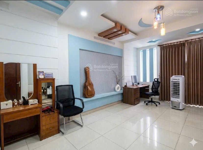 Nhà 9.8 tỷ dt 5.7x20 tổng 114m 2 lửng + 3 lầu + sân thượng khu phú nhuận lê thị riêng q12 vip