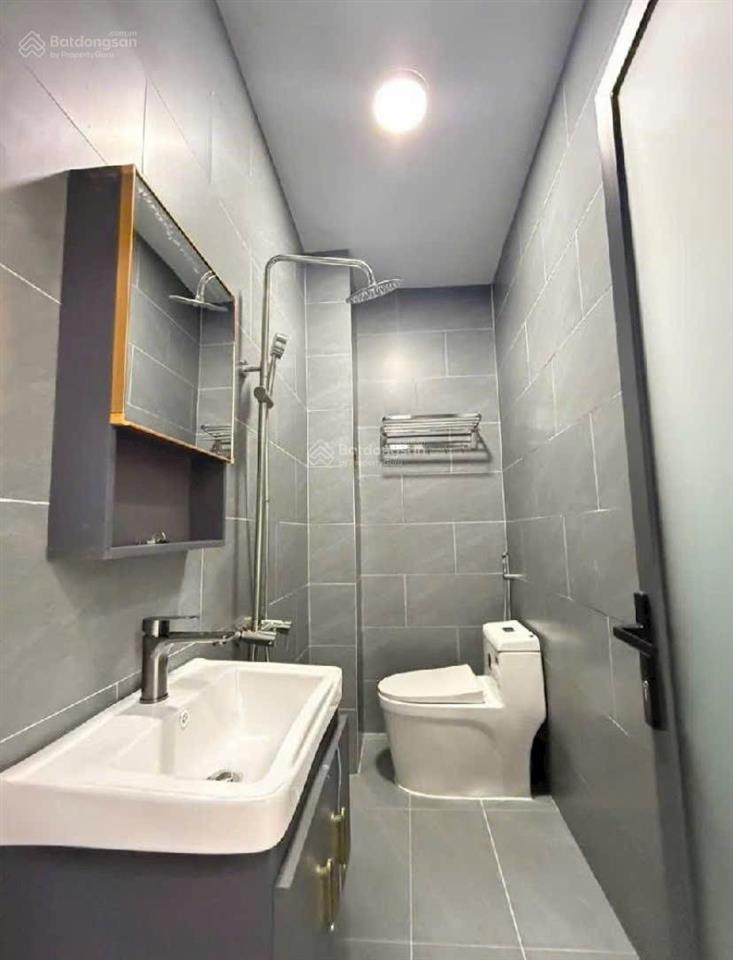 Xe hơi ngủ trong nhà  thông 6tỷ nhỉnh thới an lê thị riêng. nhà đẹp 3 tầng full nội thất