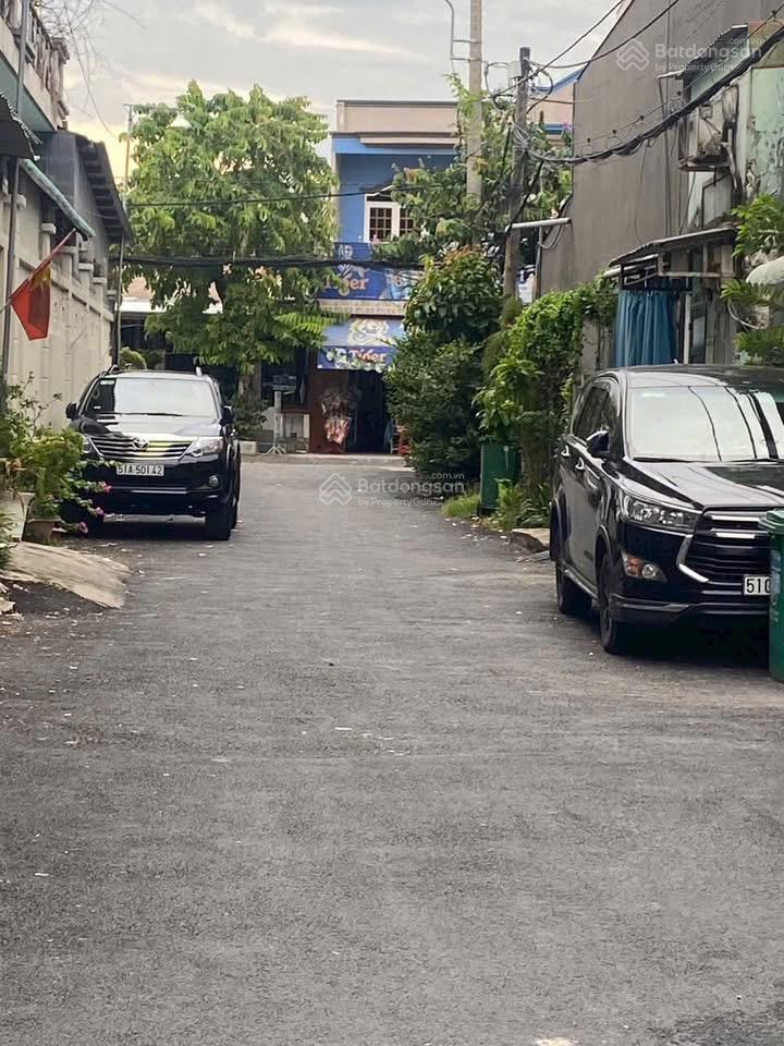 Xe hơi ngủ trong nhà  thông 6tỷ nhỉnh thới an lê thị riêng. nhà đẹp 3 tầng full nội thất