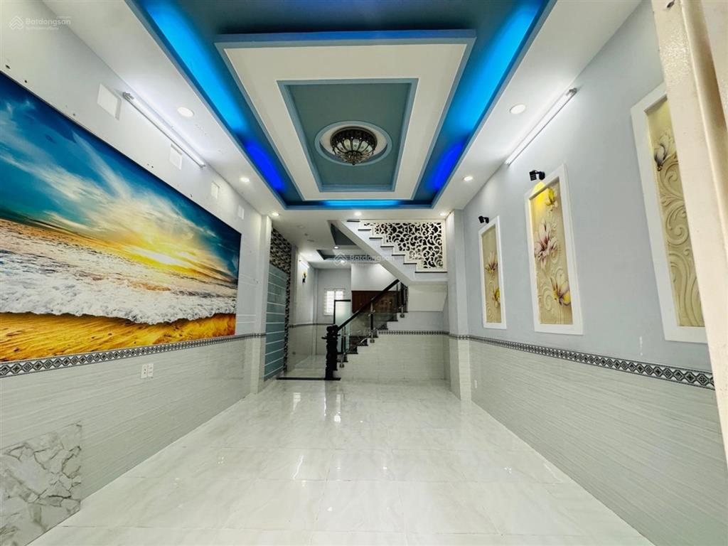 Q12 nhà 5 tầng đường nhựa thông 8m giá 5.6 tỷ tl khu vip nhà lầu đường thông ra lê văn khương
