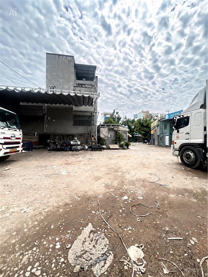 Bãi xe 700m2 lê thị riêng, q12, giá chỉ 16.5 tỷ (hơn 20 triệu/m2). diện tích công nhận 673m2