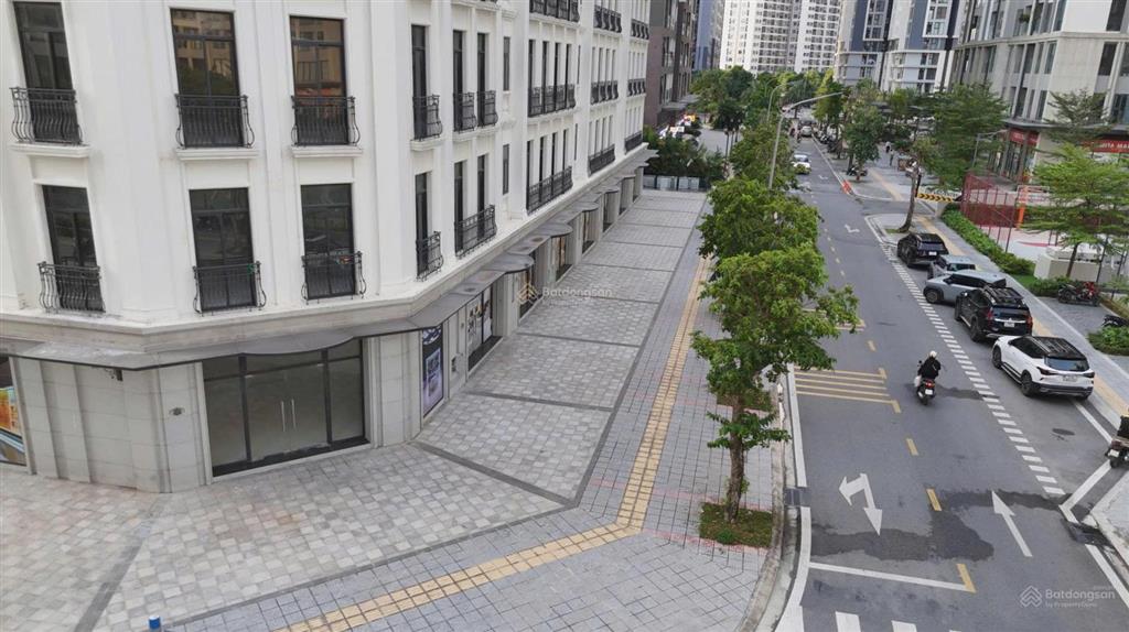 """ """"shophause diện tích 120m2 +30 m2 sakura mà giá bán chỉ 35 tỷ thu về