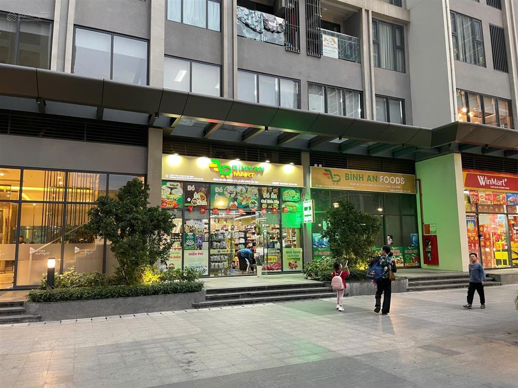 " nhanh tay sở hữu ngay căn shop 65m2 ở tòa west c