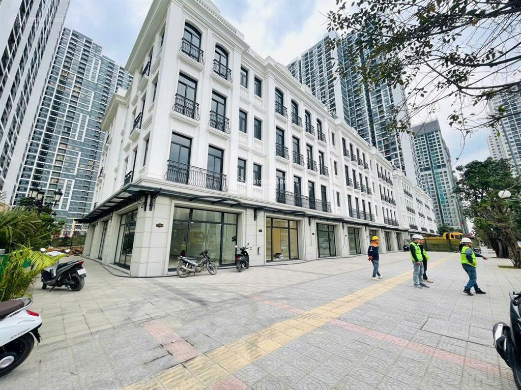 Ngược đời shophouse 150m2 mà giá rẻ hơn cả chung cư? chỉ 36tr/m2 sử dụng!