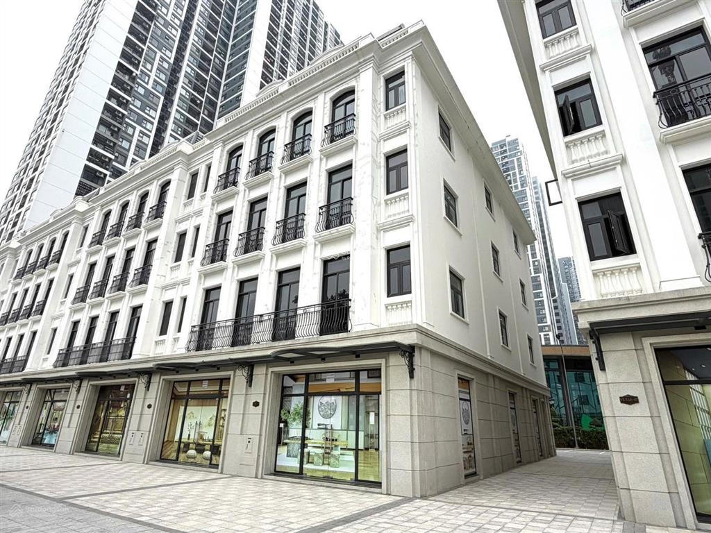 Ngược đời shophouse 150m2 mà giá rẻ hơn cả chung cư? chỉ 36tr/m2 sử dụng!