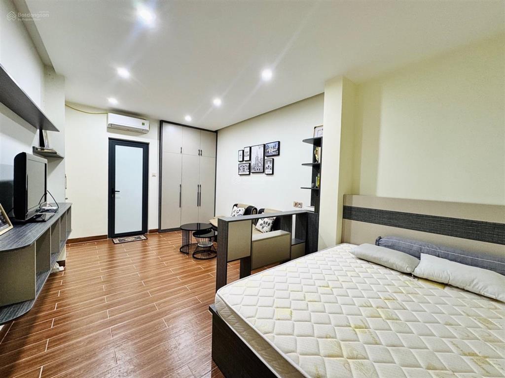 Bán nhà trần hưng đạo, 66m, 3 tầng, xe hơi đỗ cửa, tiện chdv, chỉ 16 tỷ