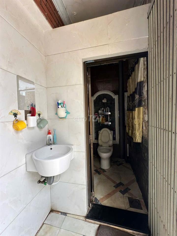 BÁN NHÀ 2 MẶT TIỀN TRƯỚC SAU KÊNH NƯỚC ĐEN 4 TẦNG 4PN 8T  TL 