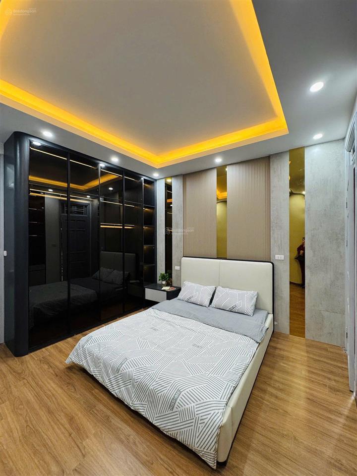 Ba gác phi, thông vòng quanh, 40m ra ô tô tránh, dt 34m2*5t, mt 4,3m, chào 8,2 tỷ, qh ổn định