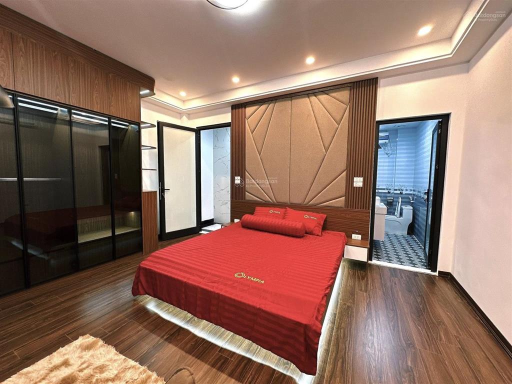 Ba gác phi, ngõ thông sát phố, dt 40m2*6t thang máy, mt 4,6m, chào 9,3 tỷ