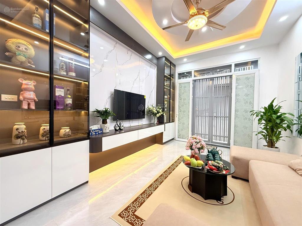 8,2 tỷ  ô tô dừng đỗ chỉ 10m, dt 36m2*5t, mt 4,3m, ngõ thông vòng quanh