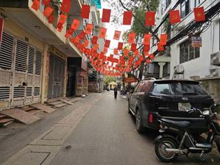 8,2 tỷ ô tô đỗ cửa, vài bước ra ô tô tránh, dt 30m*5t ngõ thông, dân xây sổ đẹp