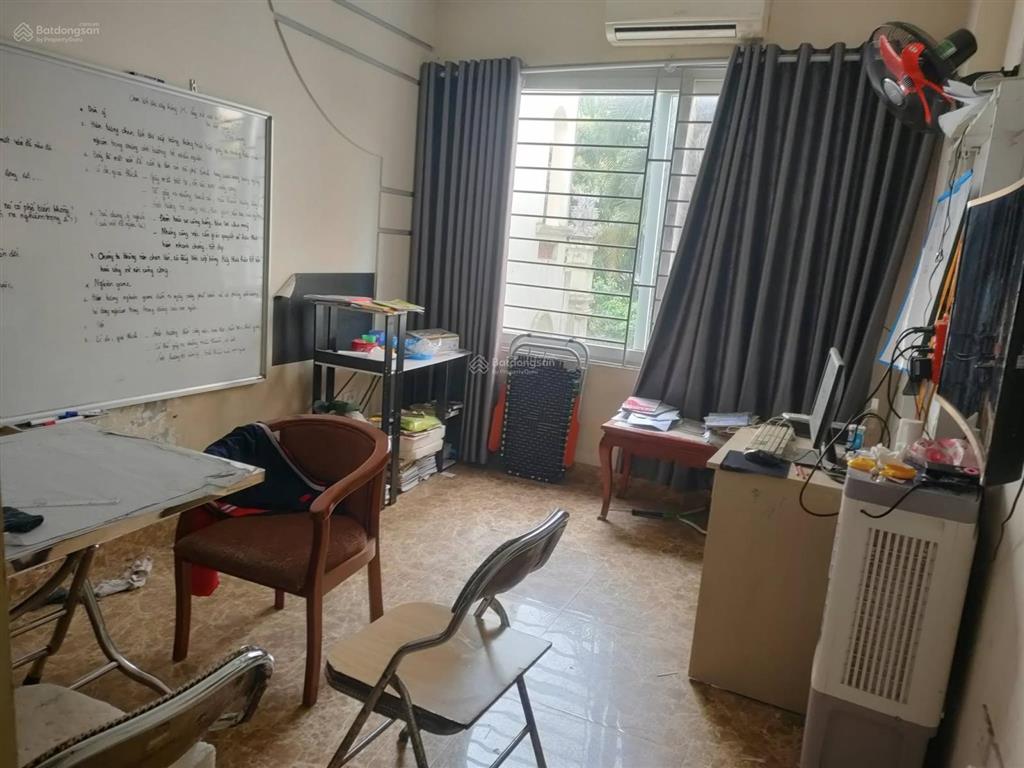 Mặt ngõ ba gác phi, vài nhà ra ô tô, dt 35m2*6t, mt 3,4m, 7,9 tỷ, dân xây qh ổn định